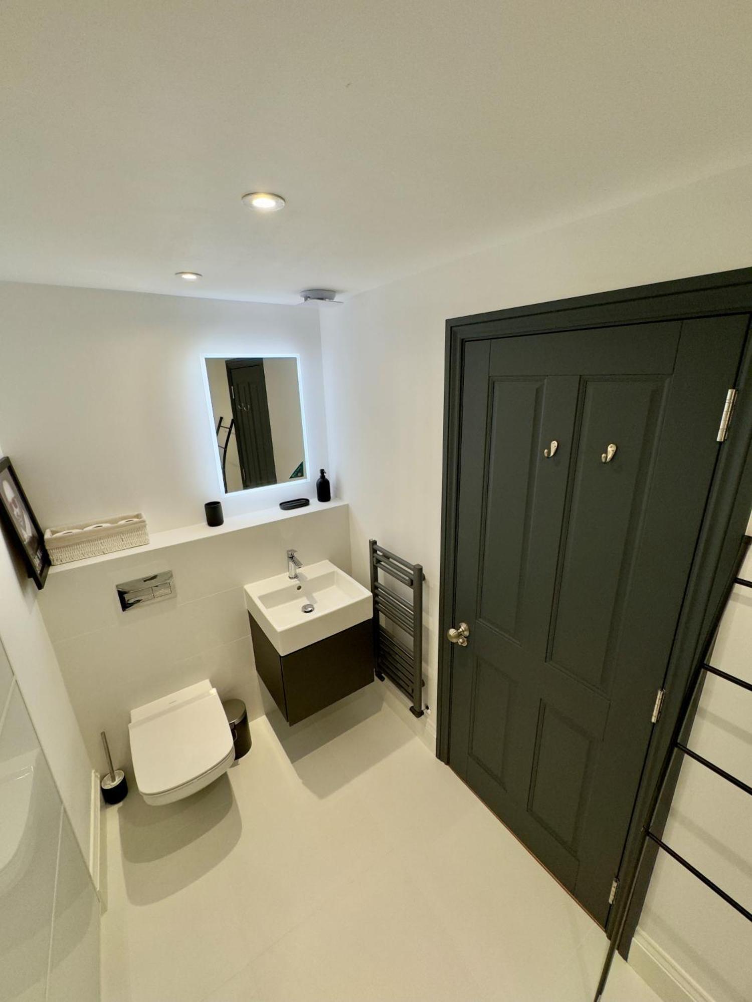 Romeo'S Arch High End Luxury In Centre Of Stratford With Parking Lejlighed Eksteriør billede