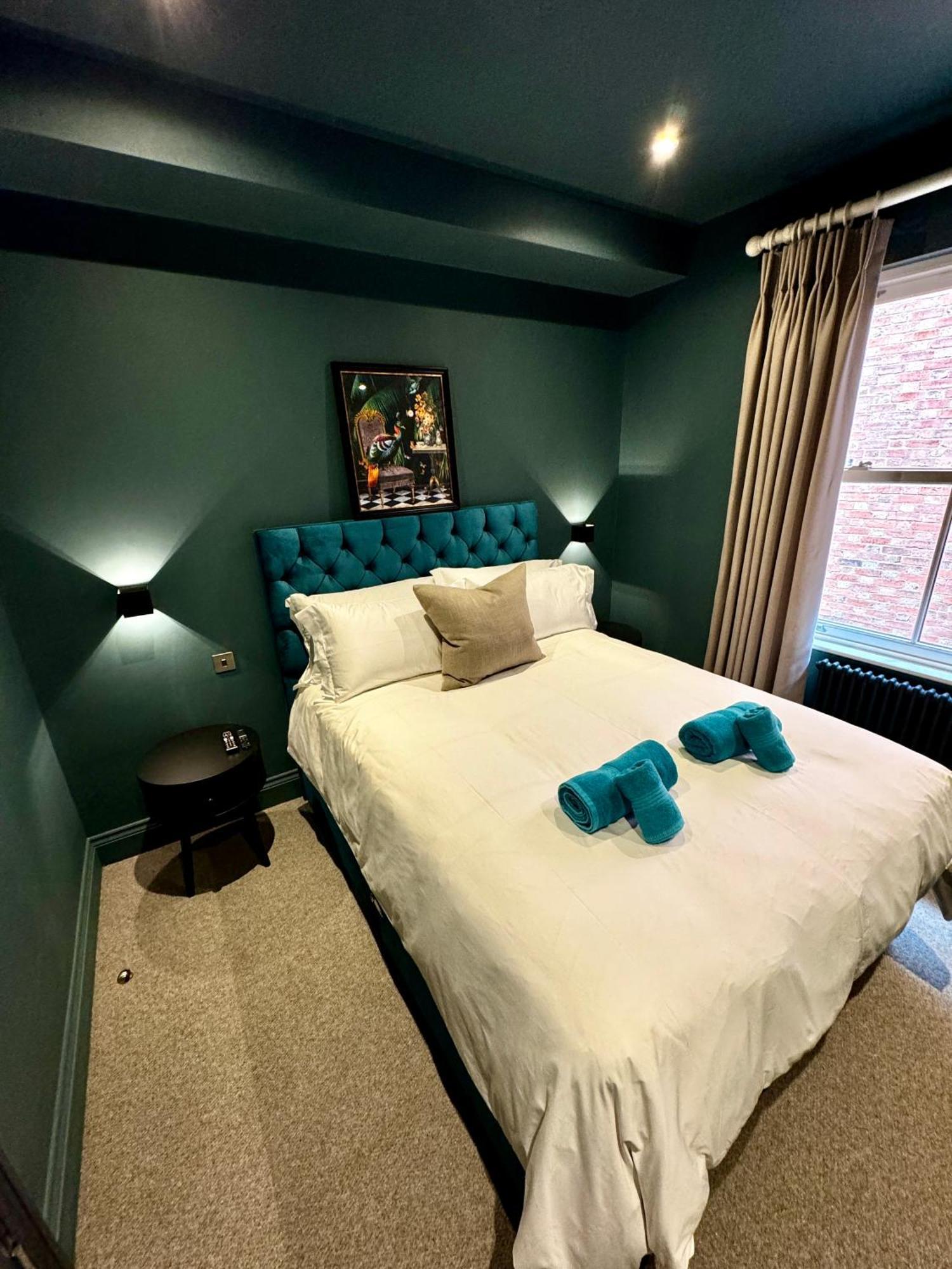 Romeo'S Arch High End Luxury In Centre Of Stratford With Parking Lejlighed Eksteriør billede