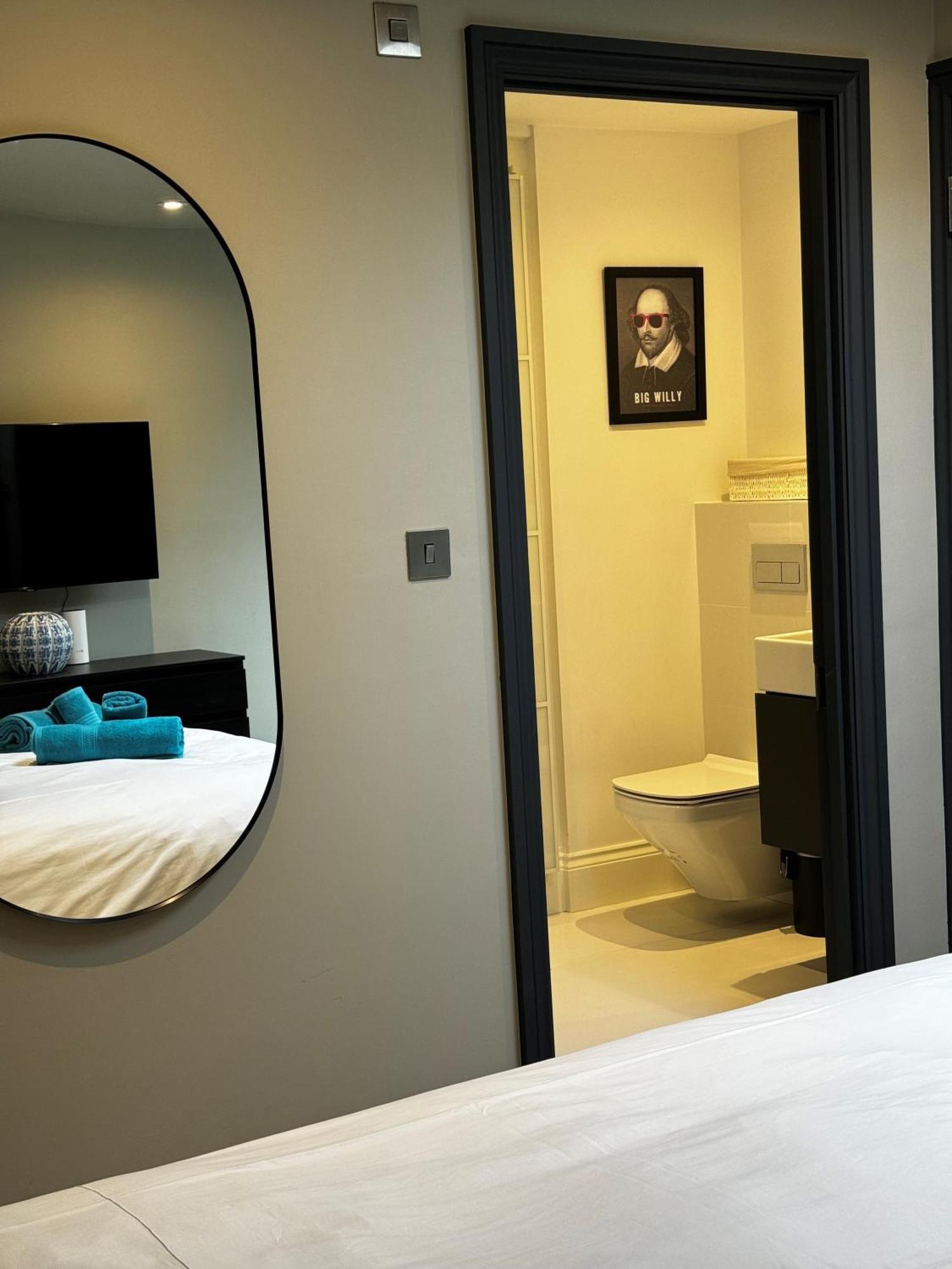 Romeo'S Arch High End Luxury In Centre Of Stratford With Parking Lejlighed Eksteriør billede