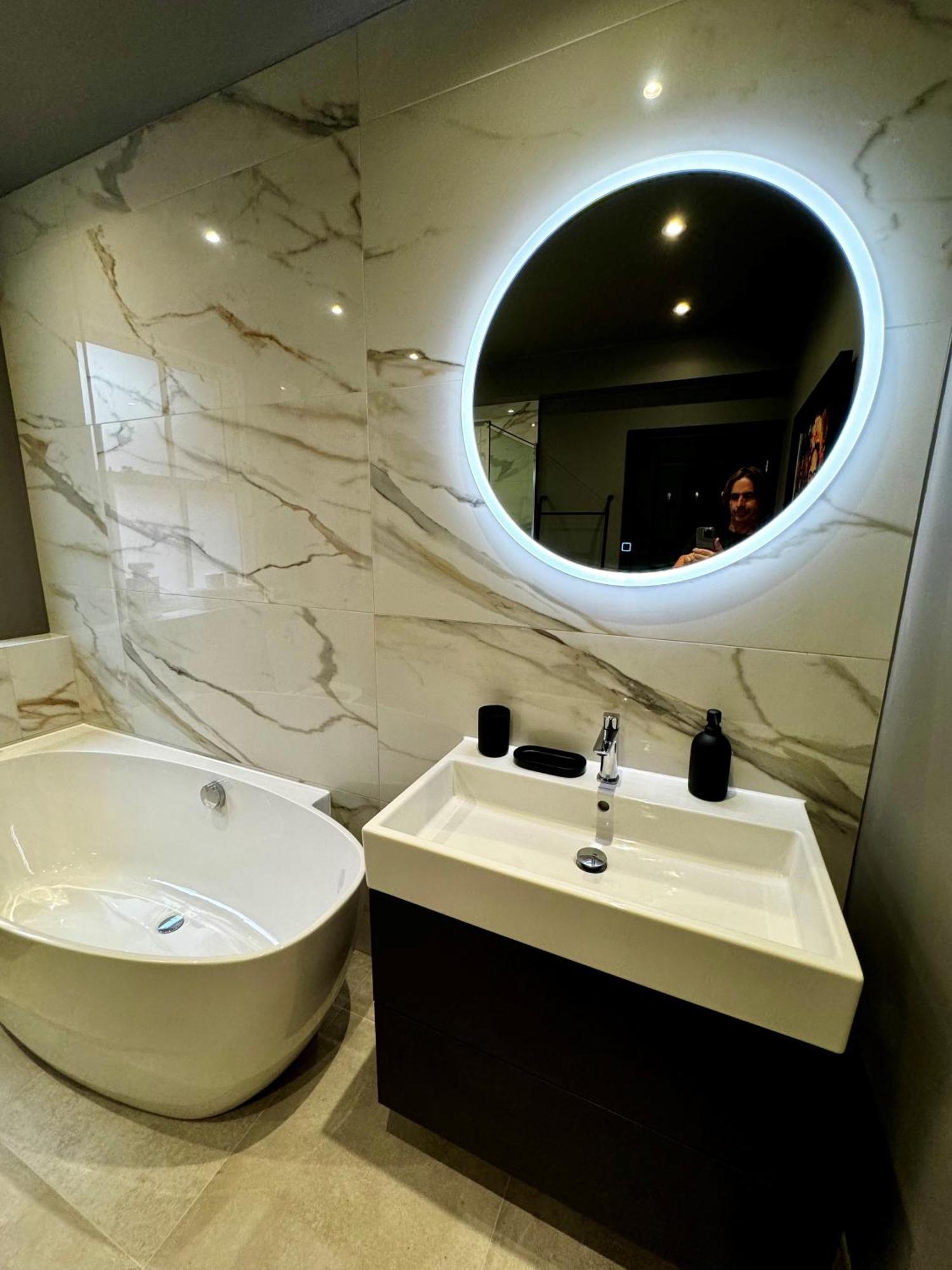 Romeo'S Arch High End Luxury In Centre Of Stratford With Parking Lejlighed Eksteriør billede